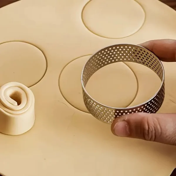 my-11134207-7rasa-ma0sogv2nrjo63-1.webp Stainless Steel Mousse Ring 430 Perforated for Professional Desserts Making Tools Cake Mold